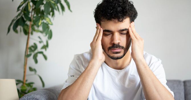 Daily Headaches: Why They Happen and How to Treat Them Naturally